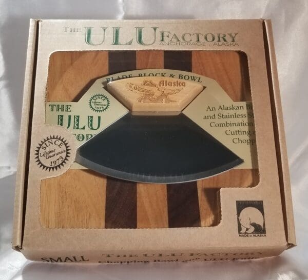 The 6 1/2" Bowl with 5" Ulu & Display Stand and knife set.